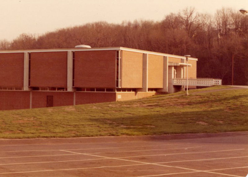 The Kelly Library